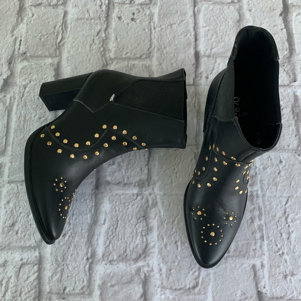 Carlo Rossetti Studded ankle Booties Size 7